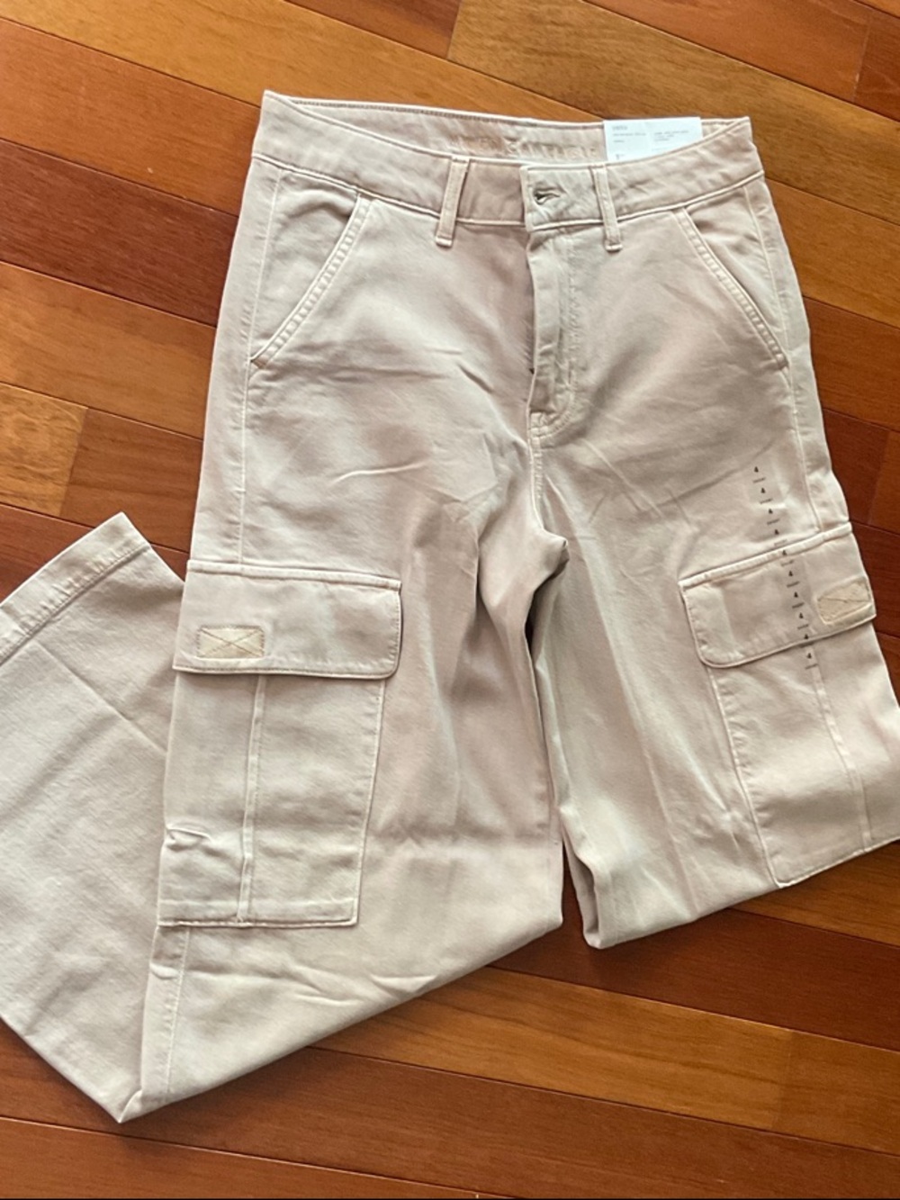 American Eagle Outfitters Light Beige Wide-Leg Cargo Pants